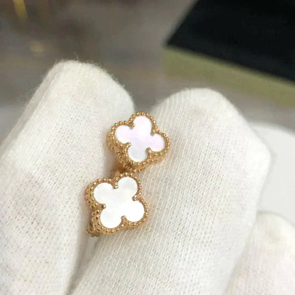 [moco jewelrys]CLOVER MINI 9.5MM WHITE MOP EARRINGS