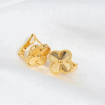 [moco jewelrys]CLOVER MEDIUM 1 MOTIFS LASER EARRINGS