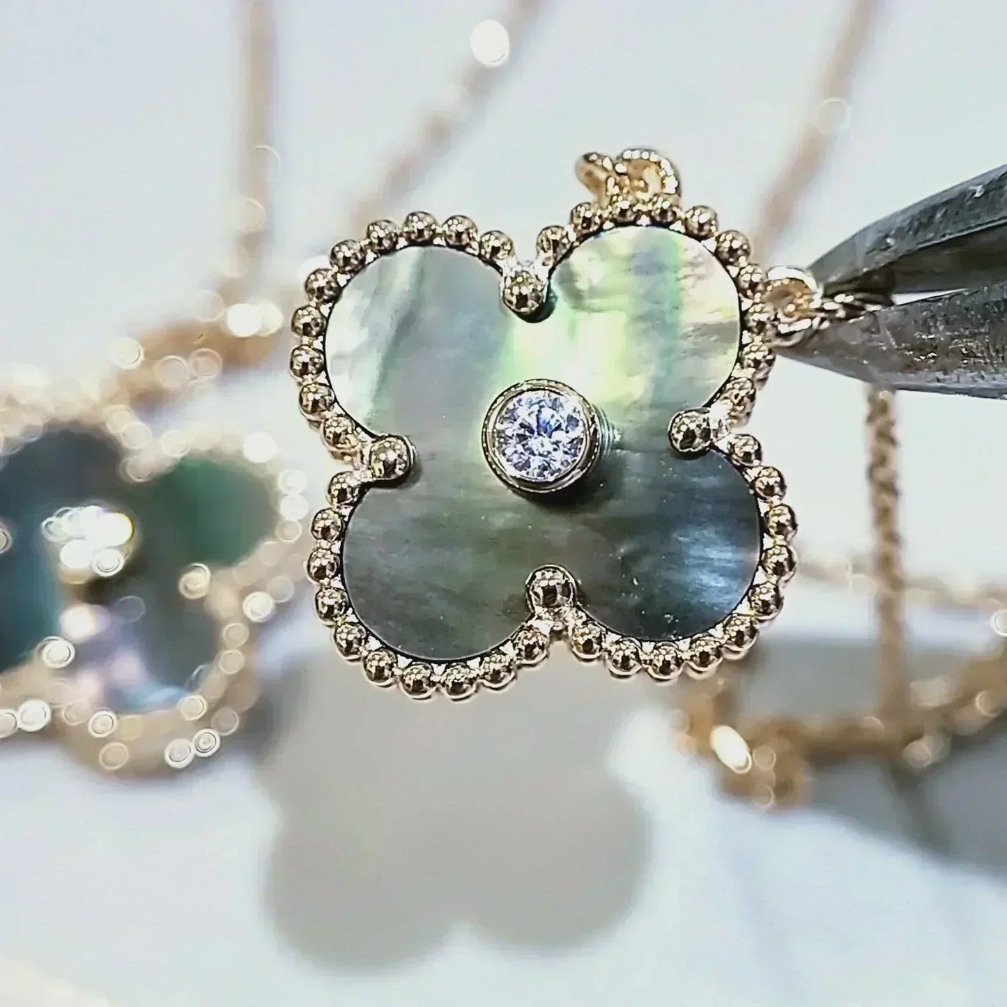 [moco jewelrys]CLOVER 15MM DIAMOND AND MOTHER-OF-GREY NECKLACE
