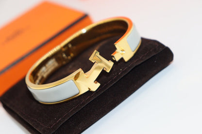 [moco jewelrys]H LIGHT BLUE BRACELET