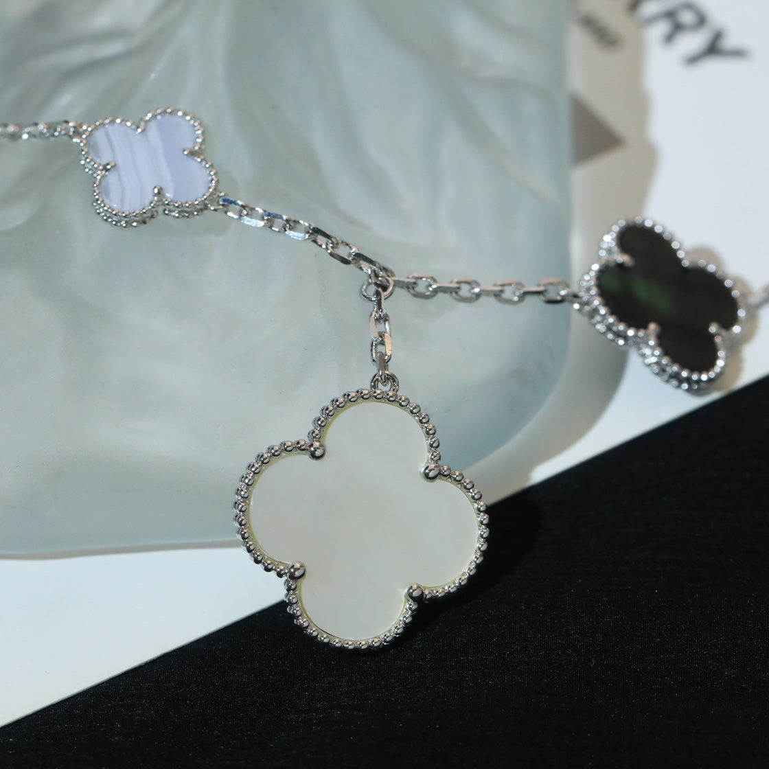 [moco jewelrys]CLOVER BRACELET 5 MOTIFS MOP CHALCEDONY SILVER