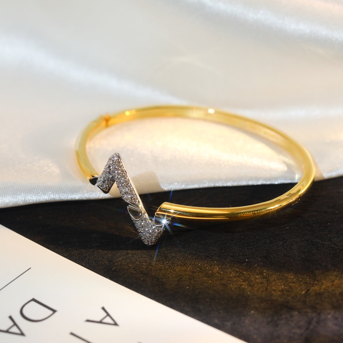 [moco jewelrys]VOLTE UPSITE DOWN GOLD DIAMOND BRACELET