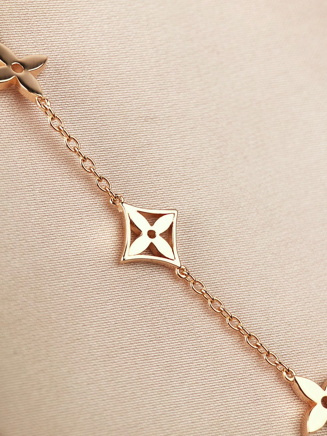 [moco jewelrys]STAR AND SUN 7 MOTIFS GOLD BRACELET