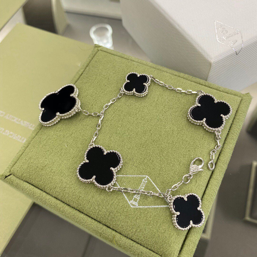 [moco jewelrys]CLOVER 5 MOTIFS SIVLER ONYX BRACELET