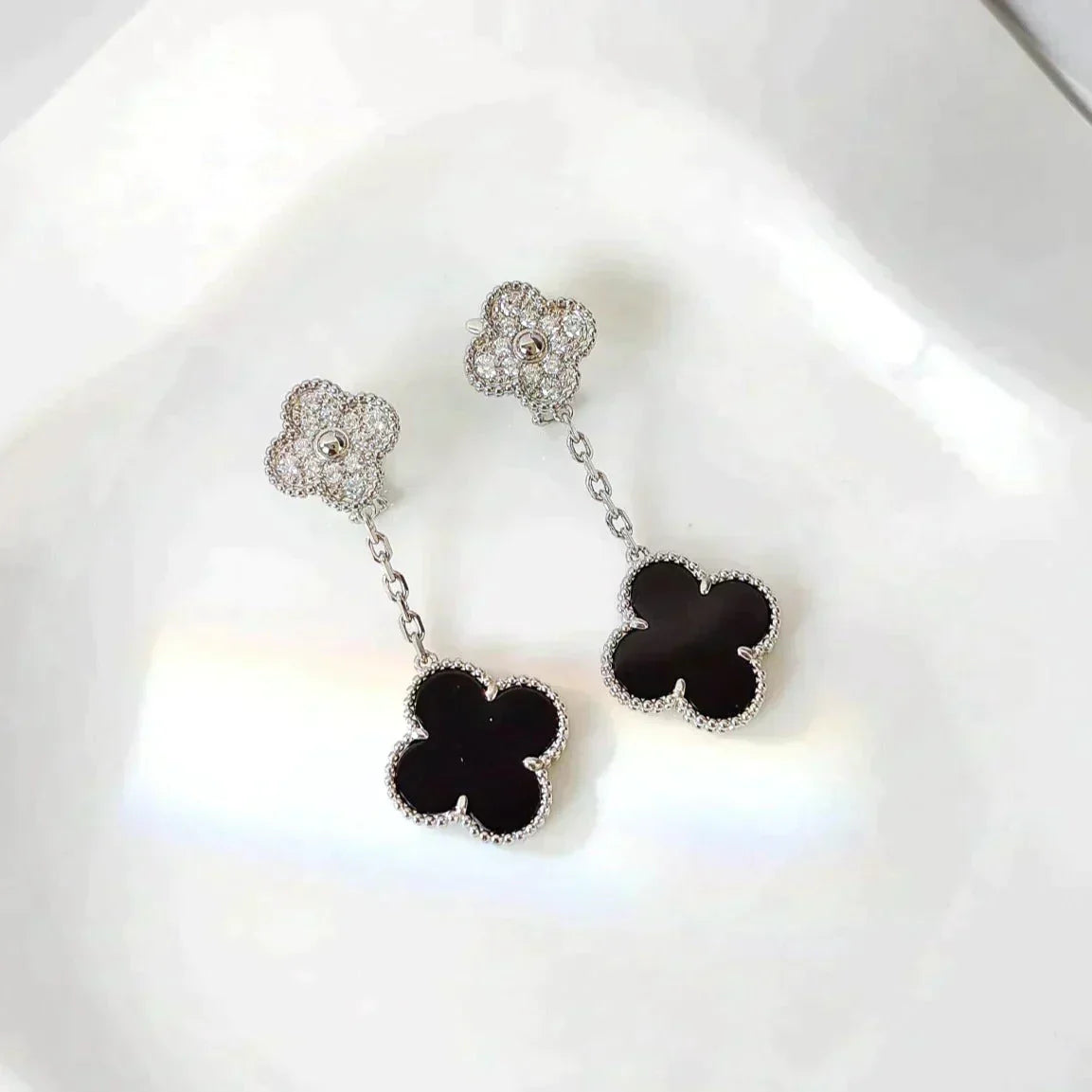 [moco jewelrys]CLOVER 2 MOTIFS  DIAMOND ONYX EARRINGS SILVER