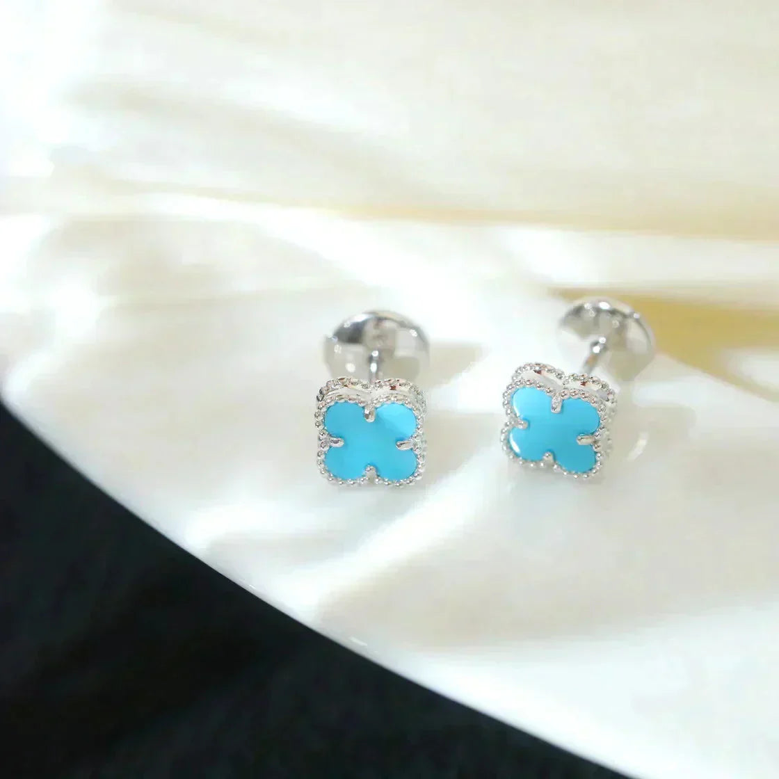 [moco jewelrys]CLOVER MINI 9.5MM ONYX STUD EARRINGS SILVER