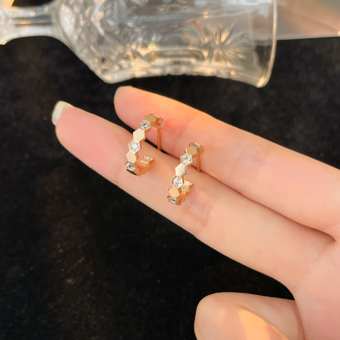 [moco jewelrys]BEE LOVE DIAMOND HOOP EARRINGS
