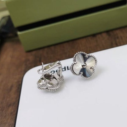 [moco jewelrys]CLOVER MEDIUM STUD EARRINGS