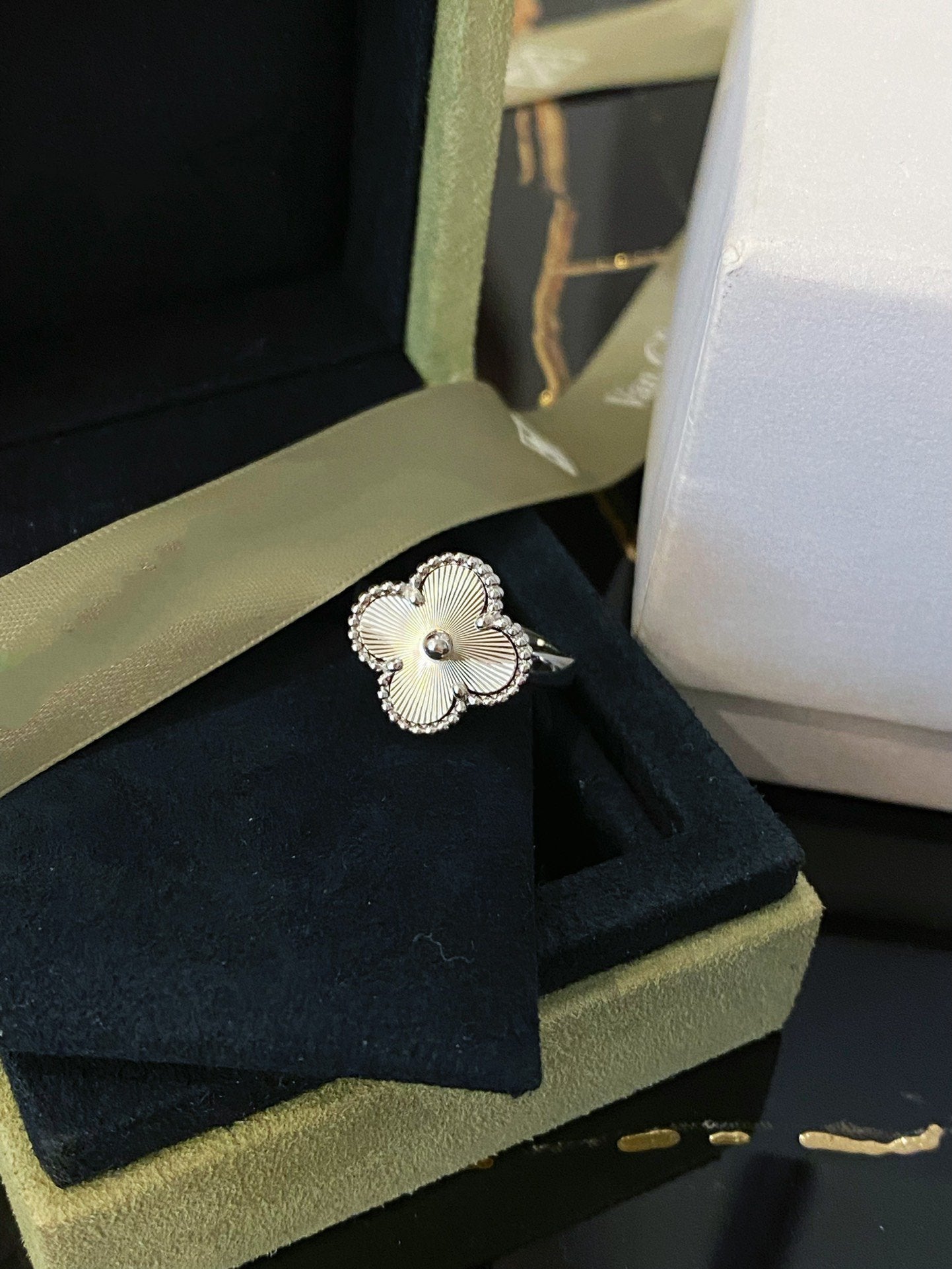 [moco jewelrys]CLOVER SILVER RING