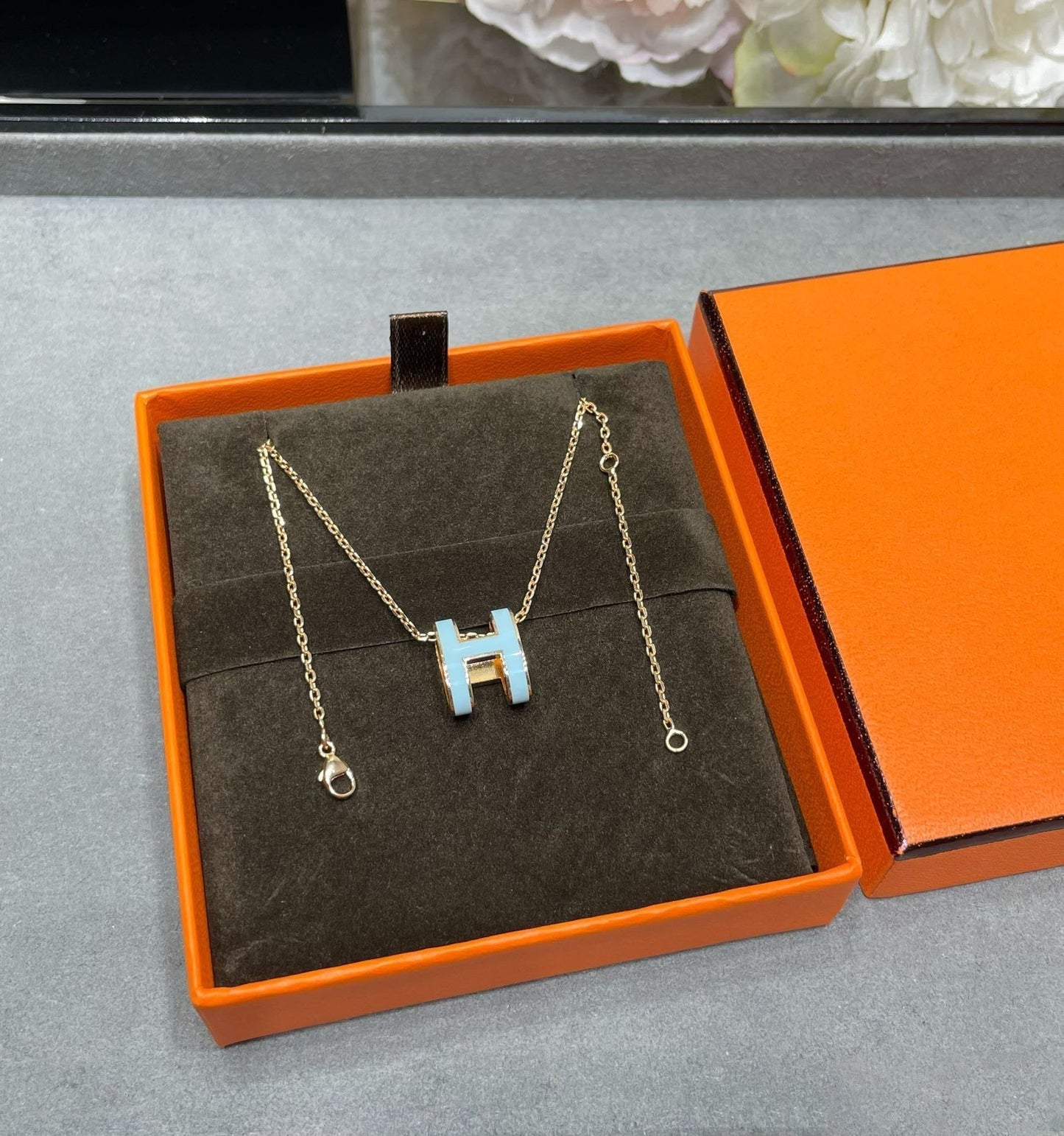 [moco jewelrys]POP H SKY BLUE NECKLACE