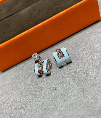 [moco jewelrys]POP H SKY BLUE STUD EARRINGS