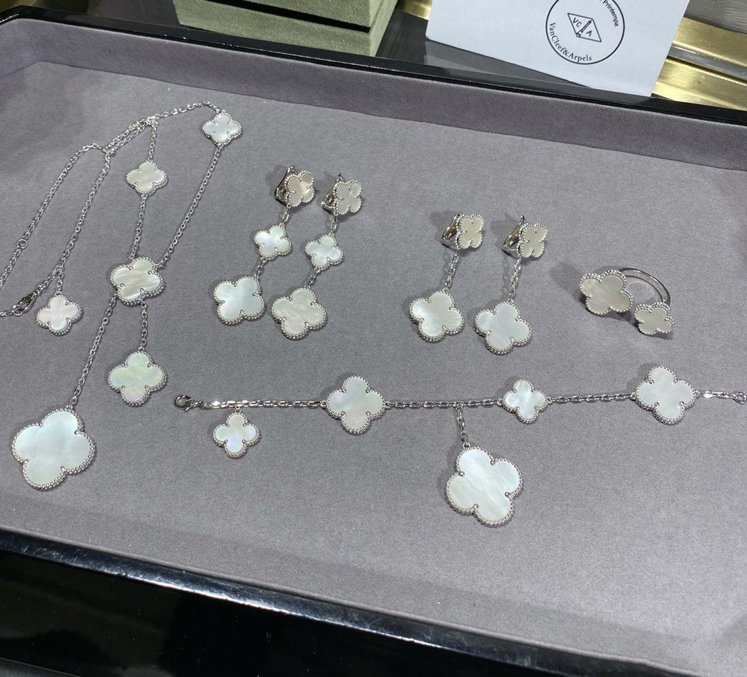 [moco jewelrys]CLOVER 5 MOTIF WHITE MOP SILVER BRACELET