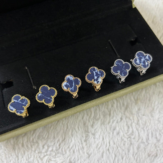 [moco jewelrys]CLOVER PIETERSITE MEDIUM STUD EARRINGS