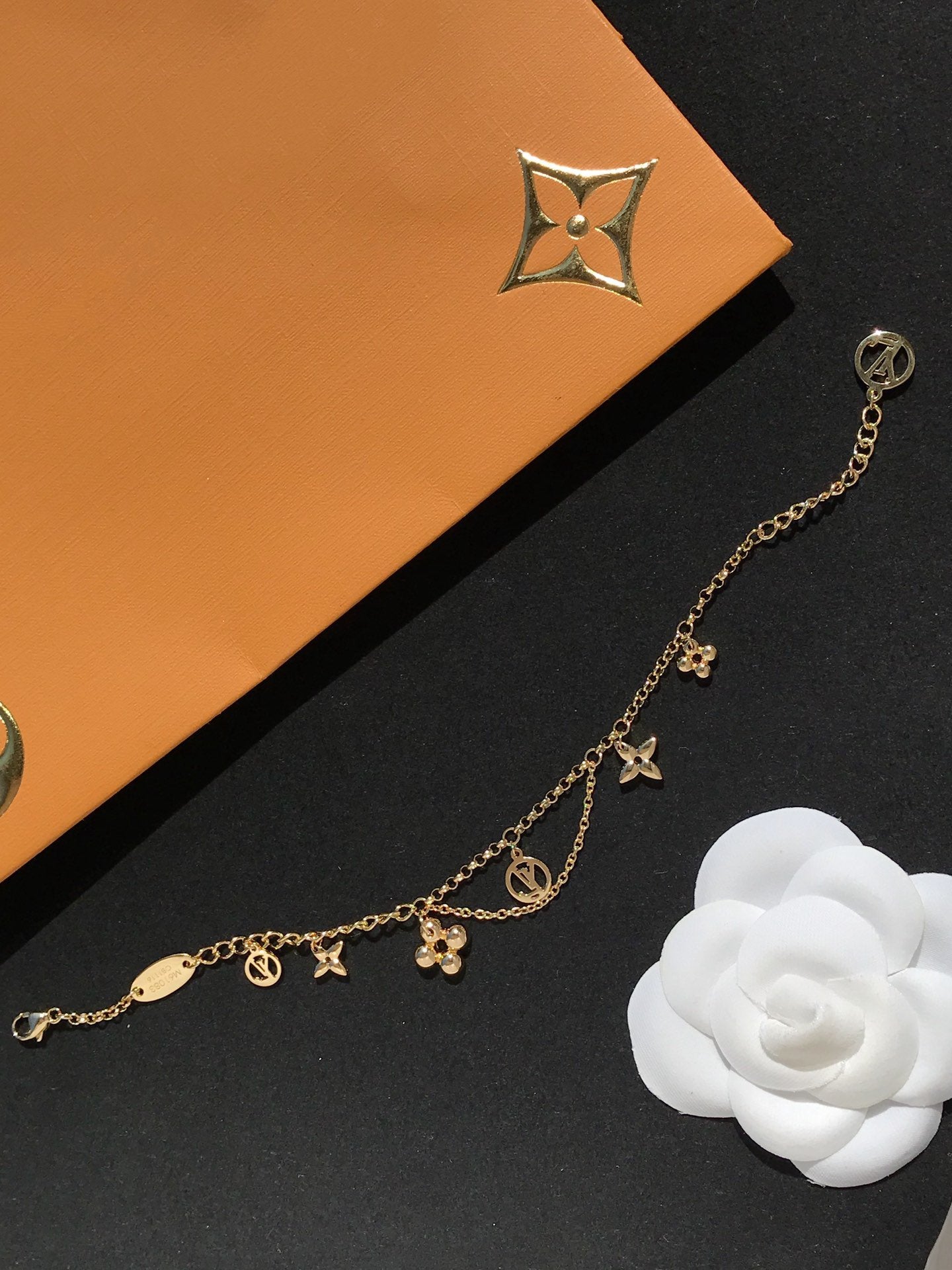 [moco jewelrys]BLOOMING PINK GOLD MOP BRACELET