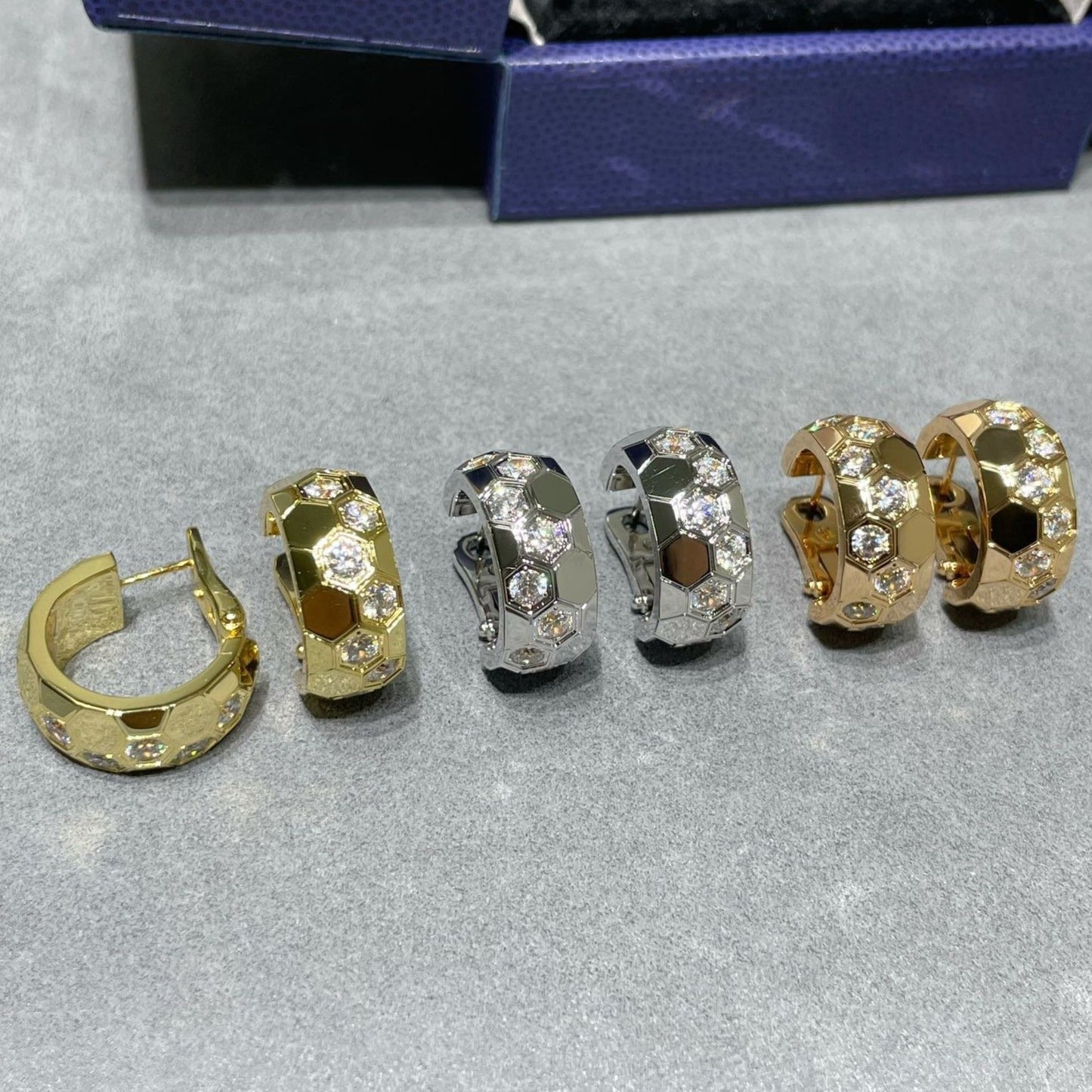 [moco jewelrys]BEE LOVE DIAMOND HOOP EARRINGS