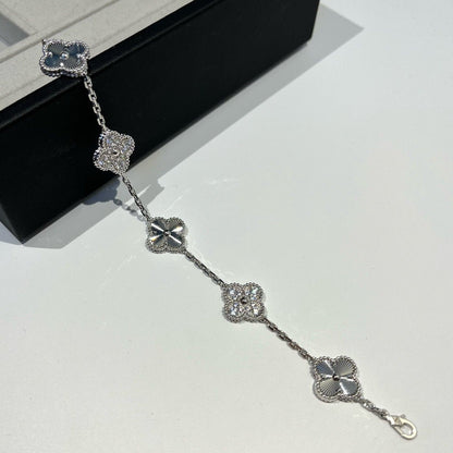 [Moco jewelrys] CLOVER 5 MOTIF LASER BRACELET COLLECTION
