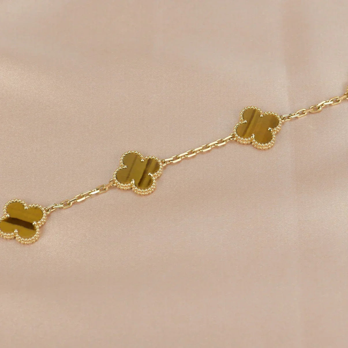 [Moco jewelrys] CLOVER 5 MOTIFS TIGER EYE BRACELET COLLECTION