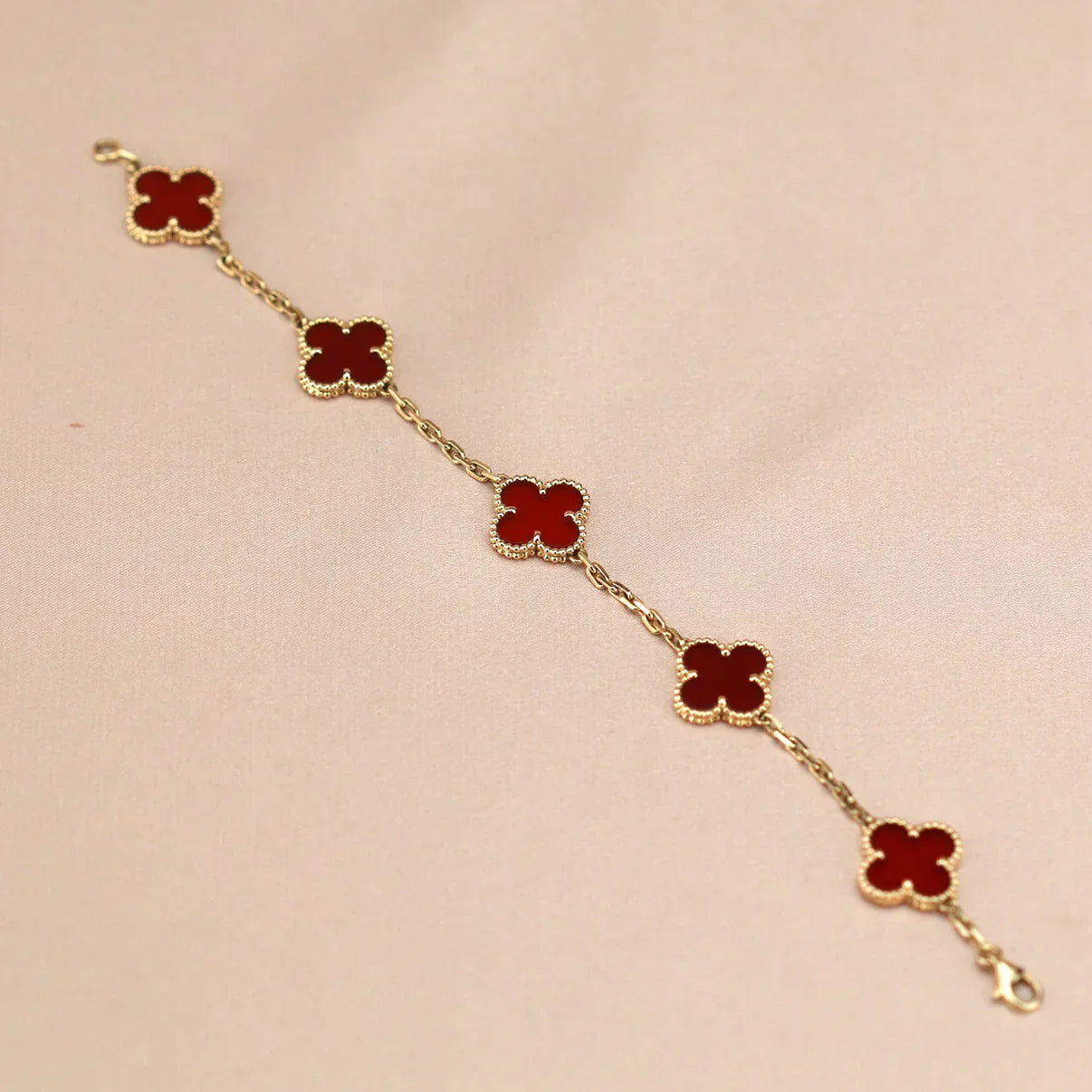 [Moco jewelrys] CLOVER 5 MOTIF RED CORNELIAN BRACELET COLLECTION
