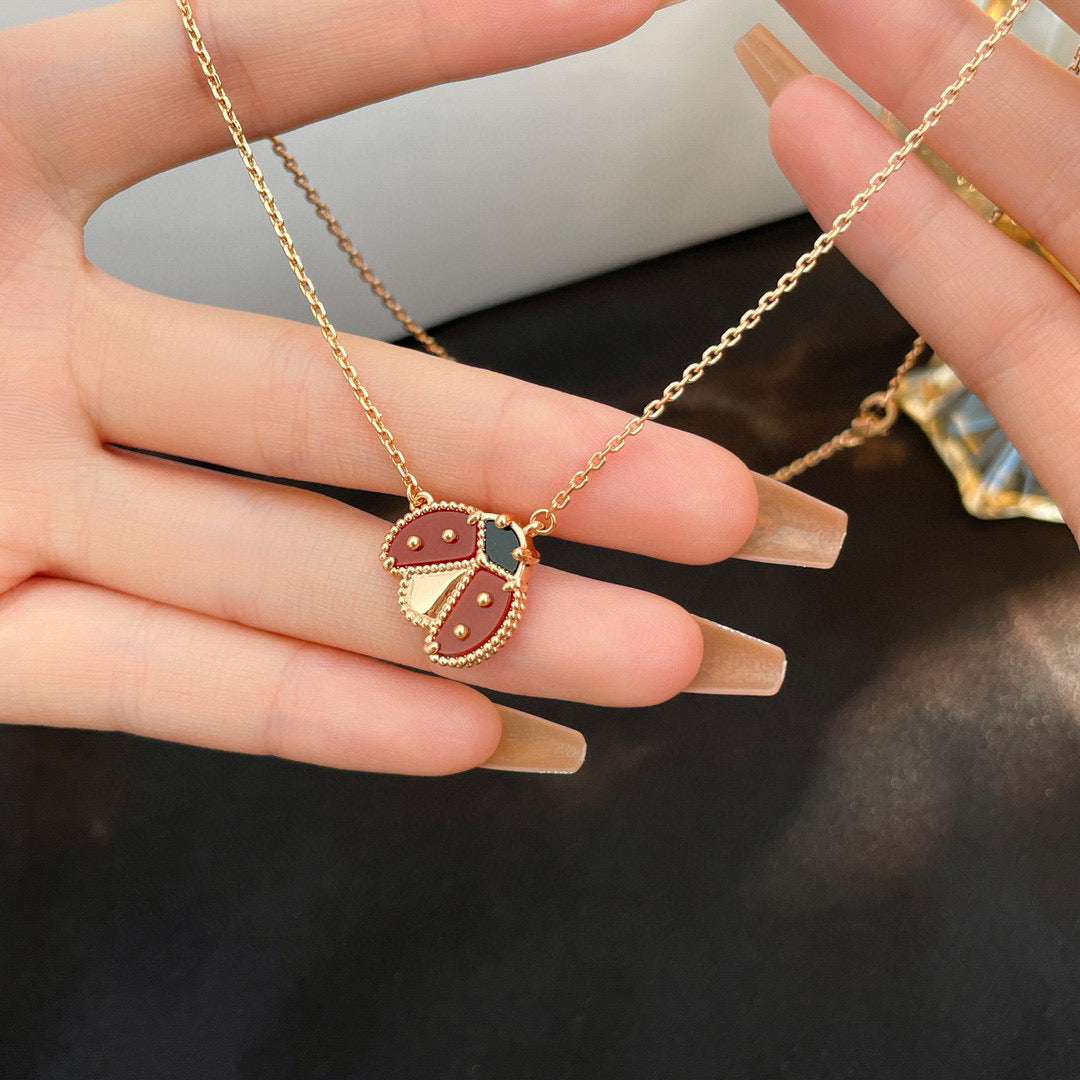 [moco jewelrys]LUCKY  CARNELIANS LADYBUG NECKLACE