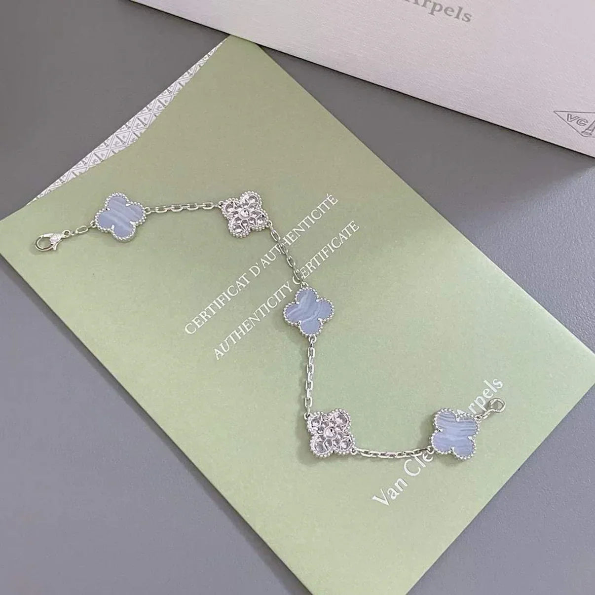 [Moco jewelrys] CLOVER 5 MOTIF PURPLE CHALCEDONY BRACELET COLLECTION