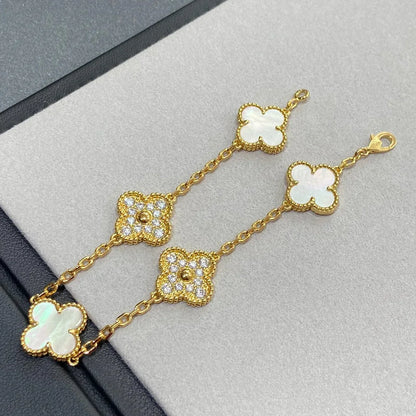 [Moco jewelrys]CLOVER WHITE PEARL MOP 5 MOTIF BRACELET COLLECTION