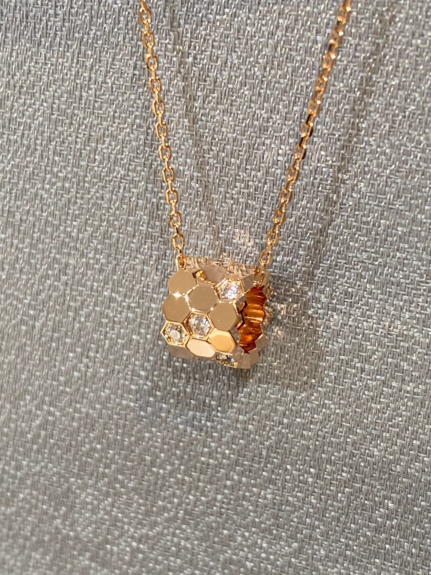[moco jewelrys]BEE LOVE DIAMOND NECKLACE