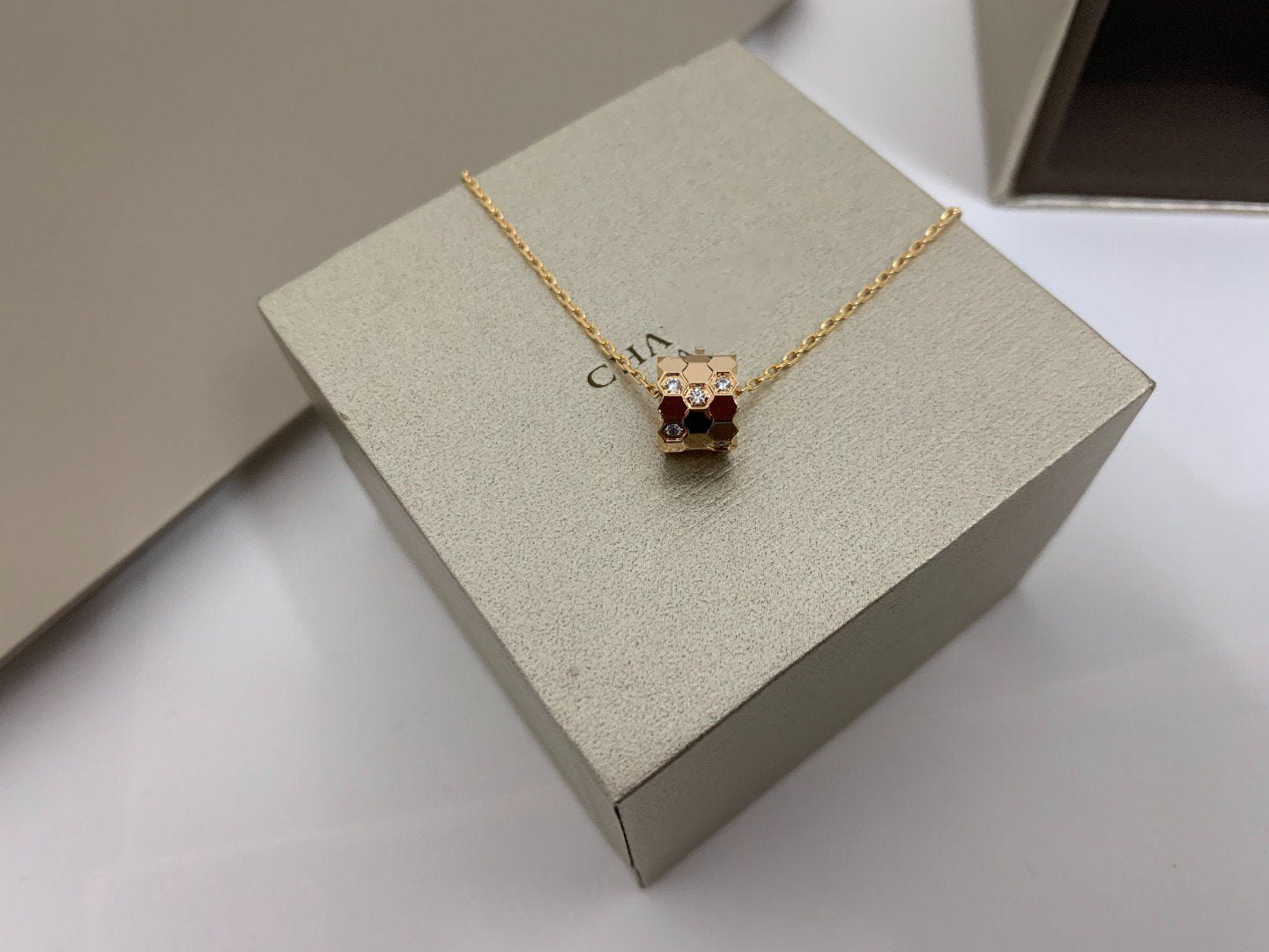 [moco jewelrys]BEE LOVE DIAMOND NECKLACE