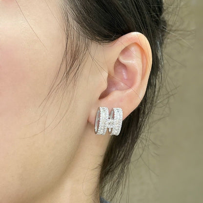 [moco jewelrys]H STUD EARRINGS WITH SILVER DIAMONDS