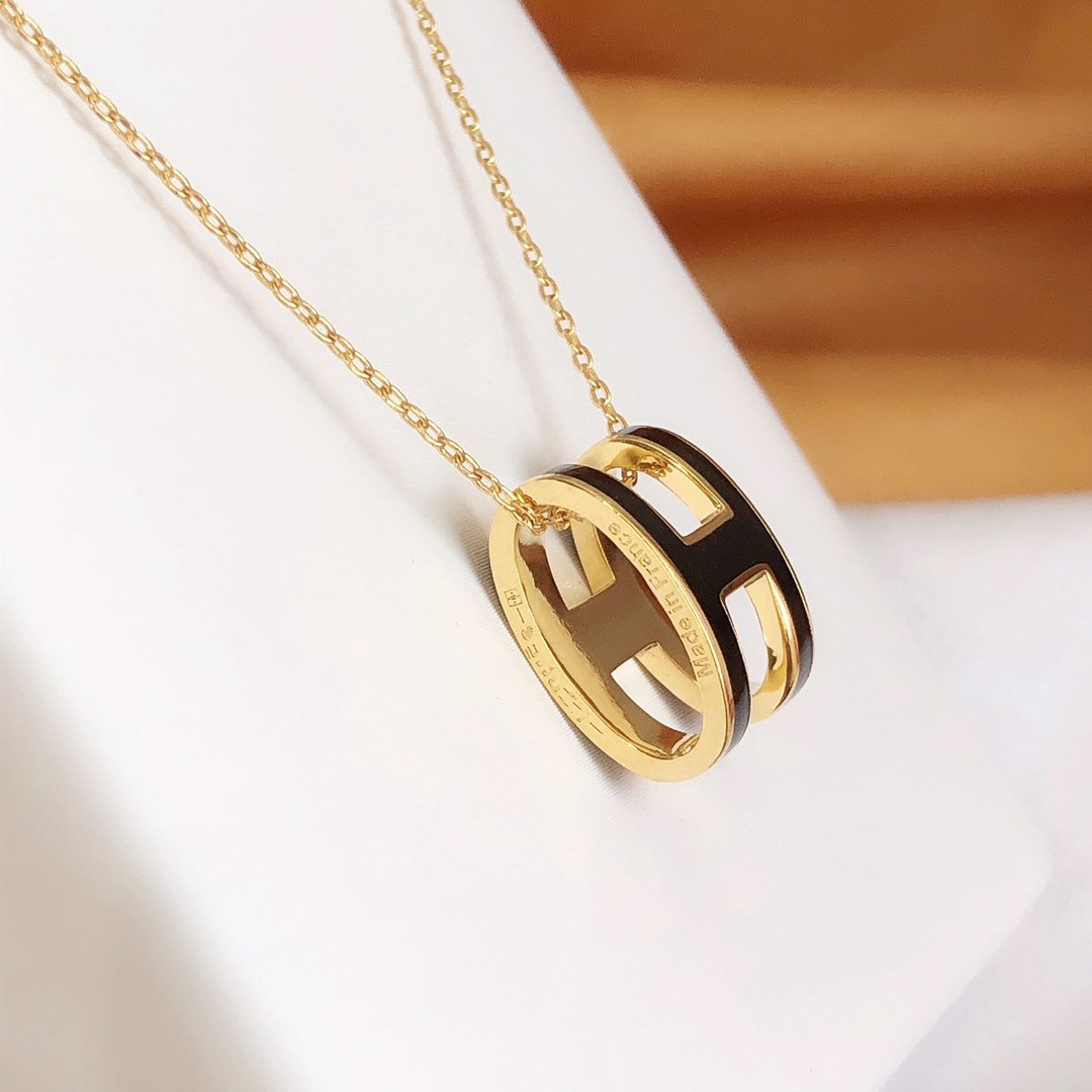 [moco jewelrys]HM CLIC BLACK ENAMEL GOLD NECKLACE