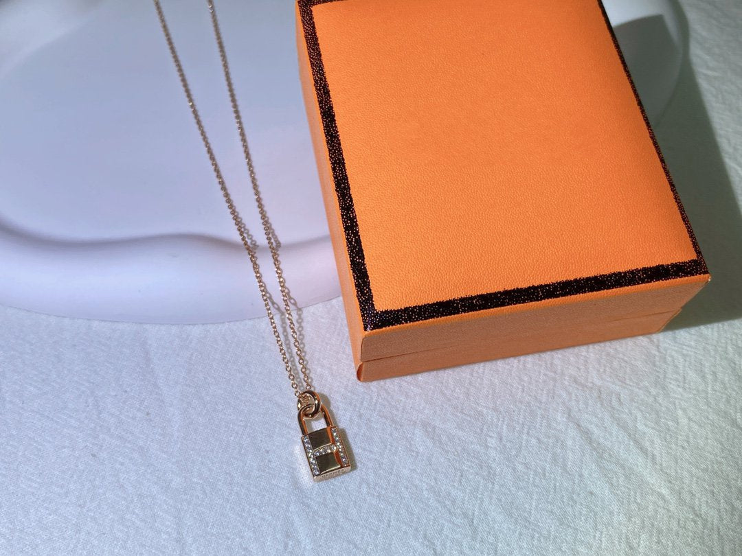 [moco jewelrys]HM ADVANCED NICHE LOCK HEAD NECKLACE DIAMONDS
