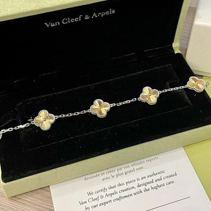 [Moco jewelrys] CLOVER 5 MOTIF LASER BRACELET COLLECTION