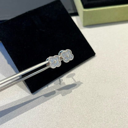 [moco jewelrys]CLOVER MINI DIAMOND STUD EARRINGS